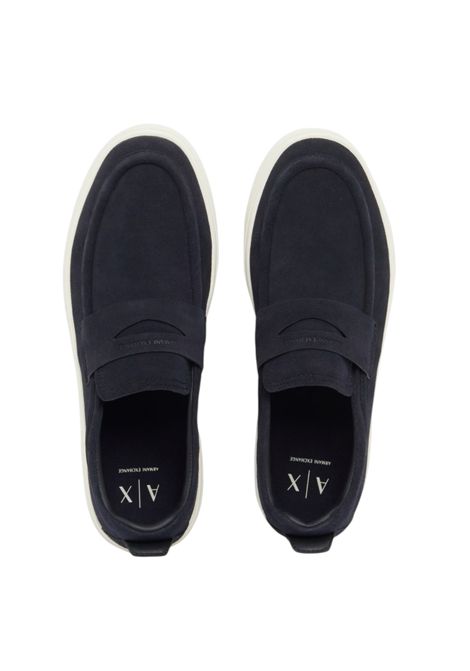 Slip-on in Suede con mostrina ARMANI EXCHANGE | Scarpe | XM002632 AF19687ZB004